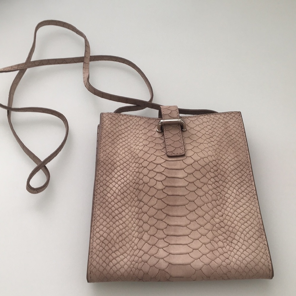 GiGi leather crossbody bag